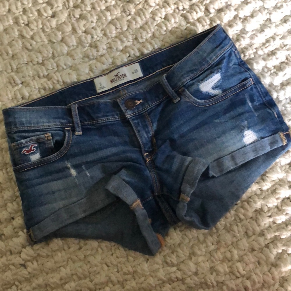 Hollister low rise short shorts